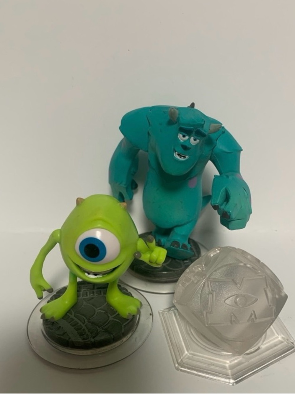 Disney Infinity Monsters Inc.
Set - Sulley, Mike, and Playset Crystal